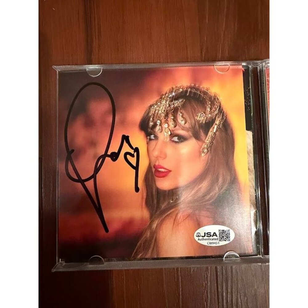 Taylor Swift signed autographed The Life Of A Show Girl CD Photo 1 JSA COA - Picture 2 of 6
